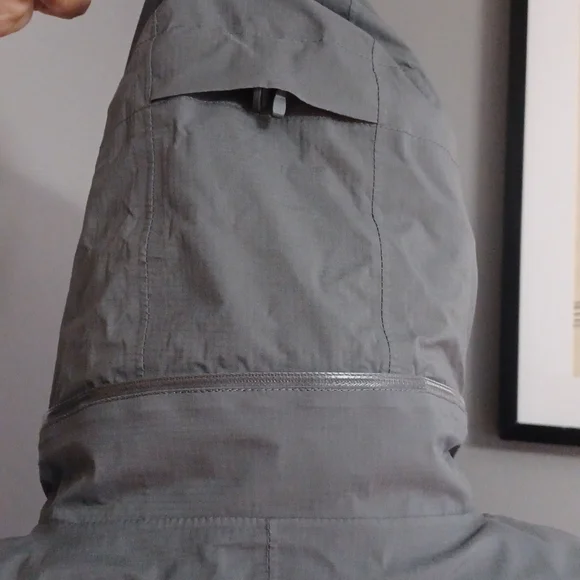 Outdoor Research Women's Shell Windbreaker hood zips into collar & side zip - Picture 8 of 15